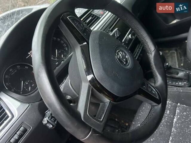 Красный Шкода Рапид, объемом двигателя 1.39 л и пробегом 150 тыс. км за 4900 $, фото 10 на Automoto.ua