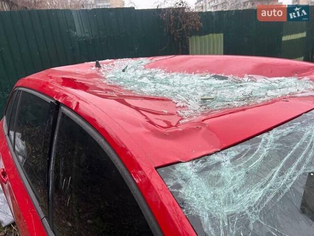 Красный Шкода Рапид, объемом двигателя 1.39 л и пробегом 150 тыс. км за 4900 $, фото 5 на Automoto.ua