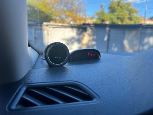 Красный Шкода Рапид, объемом двигателя 1.2 л и пробегом 111 тыс. км за 8000 $, фото 11 на Automoto.ua