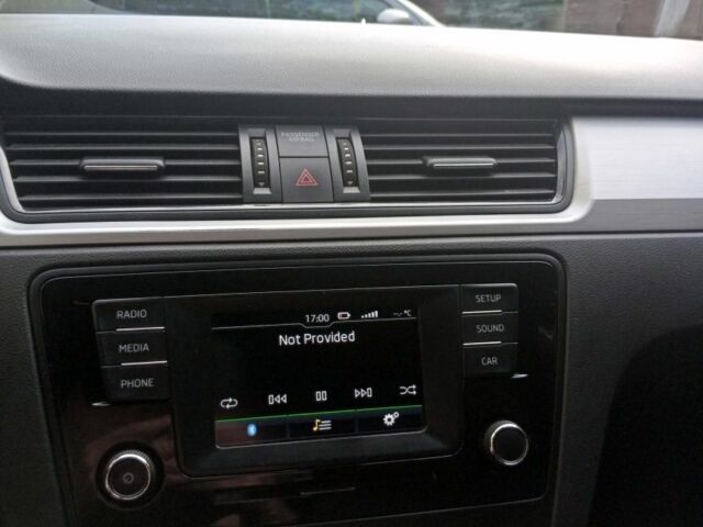 Красный Шкода Рапид, объемом двигателя 1.2 л и пробегом 248 тыс. км за 4950 $, фото 12 на Automoto.ua