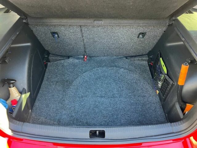 Красный Шкода Рапид, объемом двигателя 1.2 л и пробегом 111 тыс. км за 8000 $, фото 8 на Automoto.ua