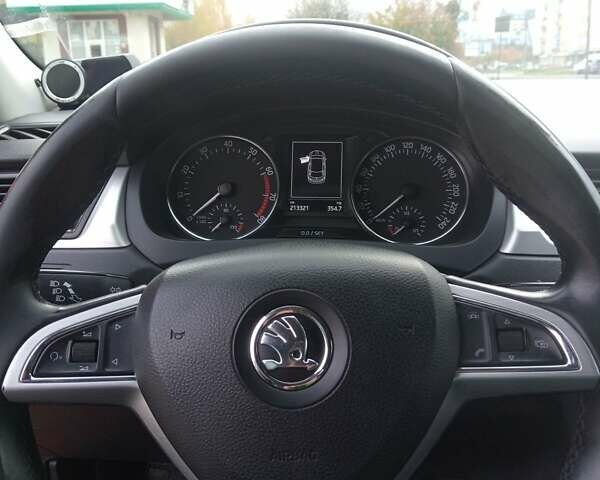 Шкода Рапид 2015 в Ивано-Франковске на Automoto.ua Красный Шкода Рапид, объемом двигателя 1.2 л и пробегом 248 тыс. км за 5350 $, фото 3 на Automoto.ua