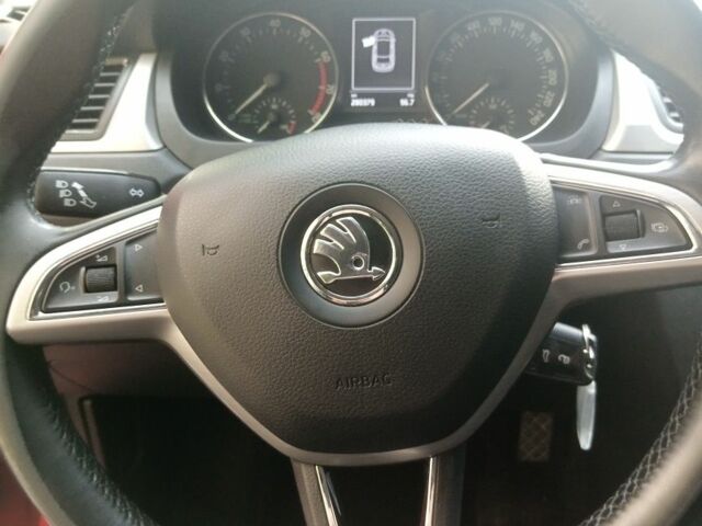 Красный Шкода Рапид, объемом двигателя 1.2 л и пробегом 248 тыс. км за 4950 $, фото 5 на Automoto.ua