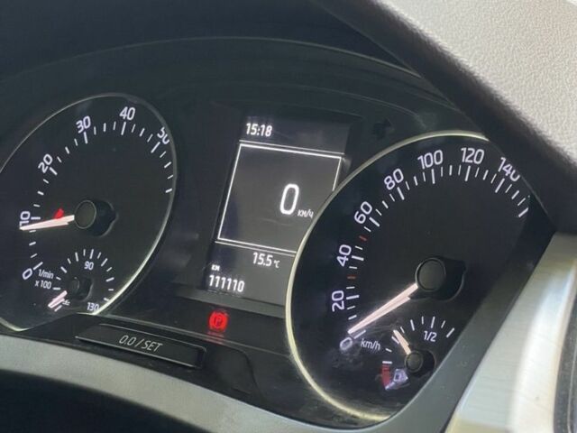 Красный Шкода Рапид, объемом двигателя 1.2 л и пробегом 111 тыс. км за 8000 $, фото 7 на Automoto.ua