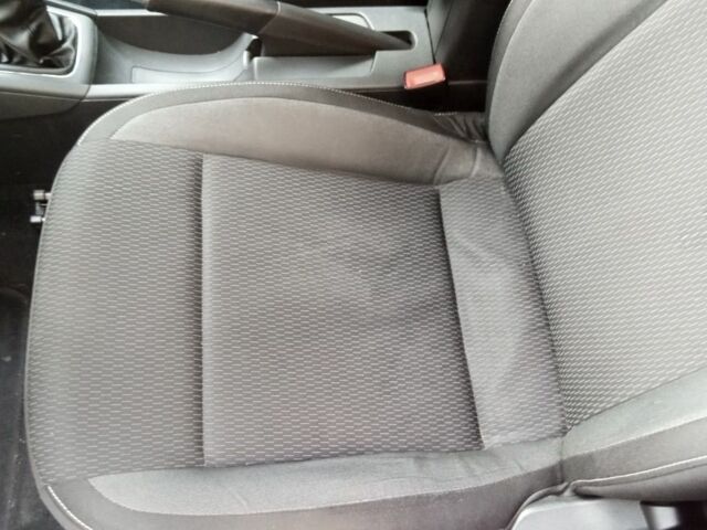 Красный Шкода Рапид, объемом двигателя 1.2 л и пробегом 248 тыс. км за 4950 $, фото 9 на Automoto.ua