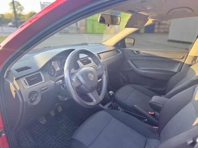 Червоний Шкода Рапід, об'ємом двигуна 1.2 л та пробігом 123 тис. км за 7000 $, фото 5 на Automoto.ua