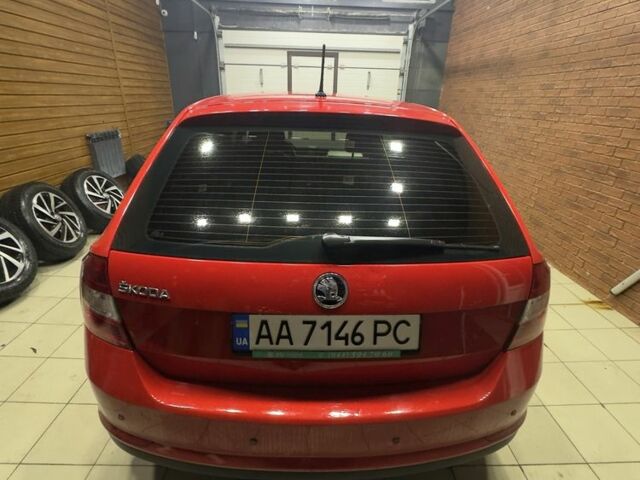 Красный Шкода Рапид, объемом двигателя 1.2 л и пробегом 124 тыс. км за 6000 $, фото 3 на Automoto.ua