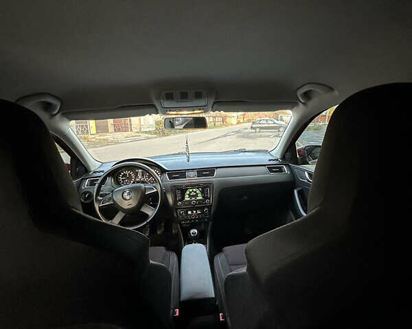 Красный Шкода Рапид, объемом двигателя 1.6 л и пробегом 320 тыс. км за 7800 $, фото 13 на Automoto.ua