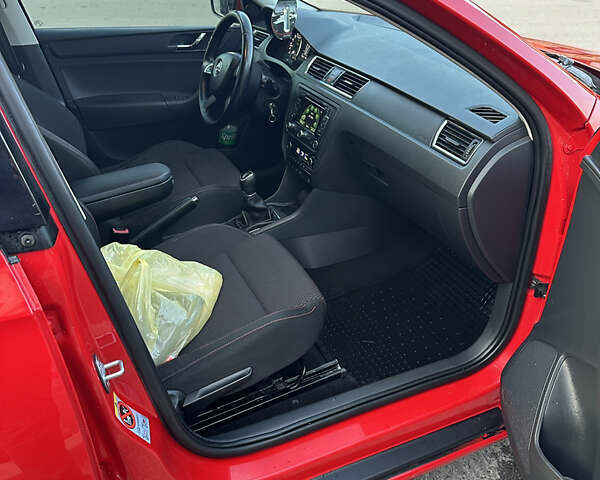 Красный Шкода Рапид, объемом двигателя 1.6 л и пробегом 320 тыс. км за 7800 $, фото 11 на Automoto.ua