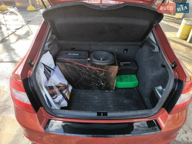 Червоний Шкода Рапід, об'ємом двигуна 1.2 л та пробігом 76 тис. км за 9000 $, фото 11 на Automoto.ua