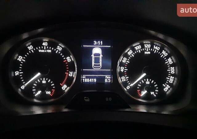 Шкода Рапид 2013 в Броварах на Automoto.ua Красный Шкода Рапид, объемом двигателя 1.6 л и пробегом 189 тыс. км за 8200 $, фото 1 на Automoto.ua