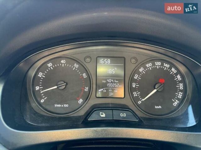 Шкода Рапид 2013 в Мукачеве на Automoto.ua Красный Шкода Рапид, объемом двигателя 1.2 л и пробегом 190 тыс. км за 6800 $, фото 11 на Automoto.ua