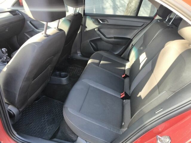 Червоний Шкода Рапід, об'ємом двигуна 1.2 л та пробігом 76 тис. км за 9000 $, фото 6 на Automoto.ua