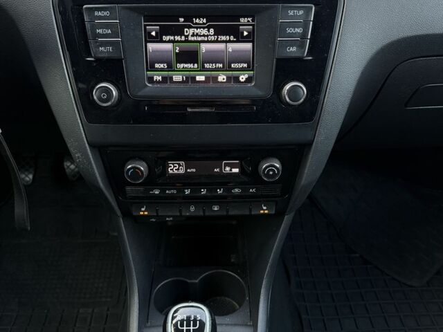 Красный Шкода Рапид, объемом двигателя 1.6 л и пробегом 333 тыс. км за 6500 $, фото 8 на Automoto.ua