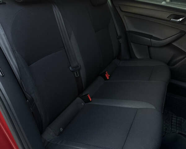 Красный Шкода Рапид, объемом двигателя 1.6 л и пробегом 333 тыс. км за 6500 $, фото 23 на Automoto.ua