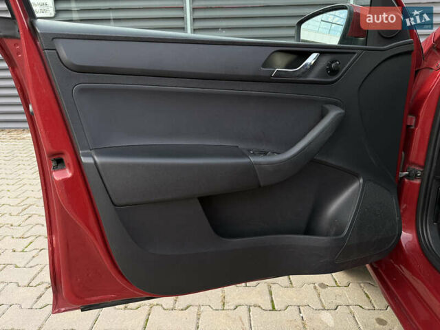 Красный Шкода Рапид, объемом двигателя 1.6 л и пробегом 333 тыс. км за 6500 $, фото 12 на Automoto.ua