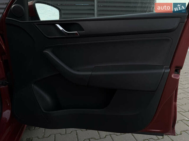 Красный Шкода Рапид, объемом двигателя 1.6 л и пробегом 333 тыс. км за 6500 $, фото 21 на Automoto.ua