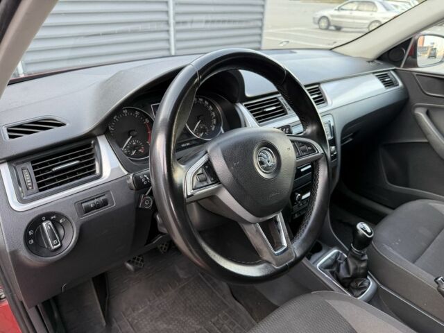 Красный Шкода Рапид, объемом двигателя 1.6 л и пробегом 333 тыс. км за 6500 $, фото 7 на Automoto.ua