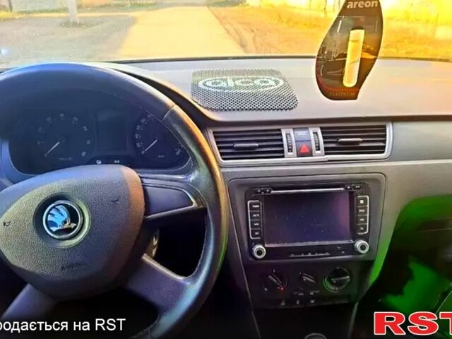 Шкода Рапид, объемом двигателя 1.2 л и пробегом 200 тыс. км за 6750 $, фото 2 на Automoto.ua