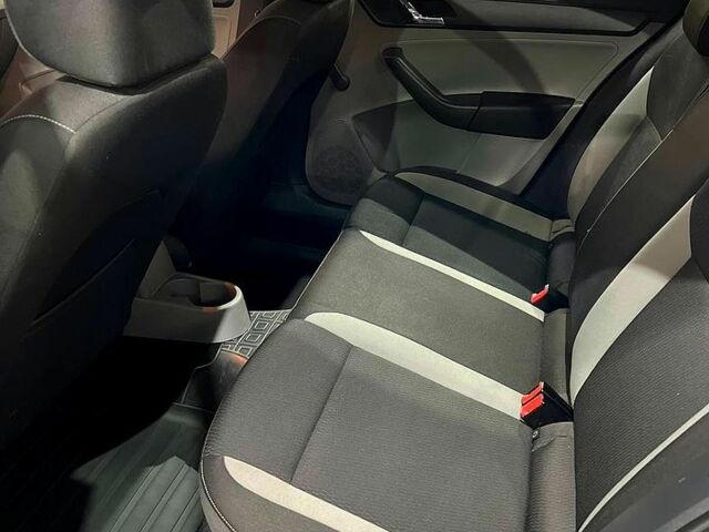 Шкода Рапід, об'ємом двигуна 1.2 л та пробігом 200 тис. км за 7500 $, фото 8 на Automoto.ua