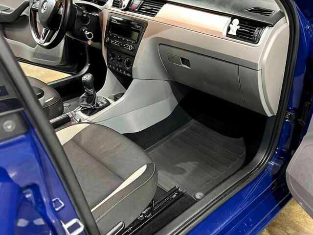 Шкода Рапід, об'ємом двигуна 1.2 л та пробігом 200 тис. км за 7500 $, фото 6 на Automoto.ua