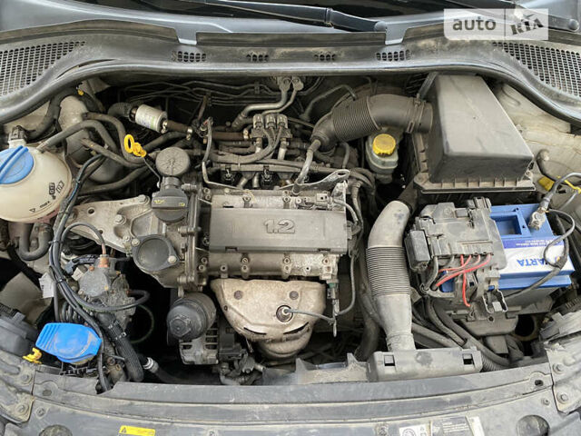 Шкода Рапид, объемом двигателя 1.2 л и пробегом 137 тыс. км за 7000 $, фото 8 на Automoto.ua
