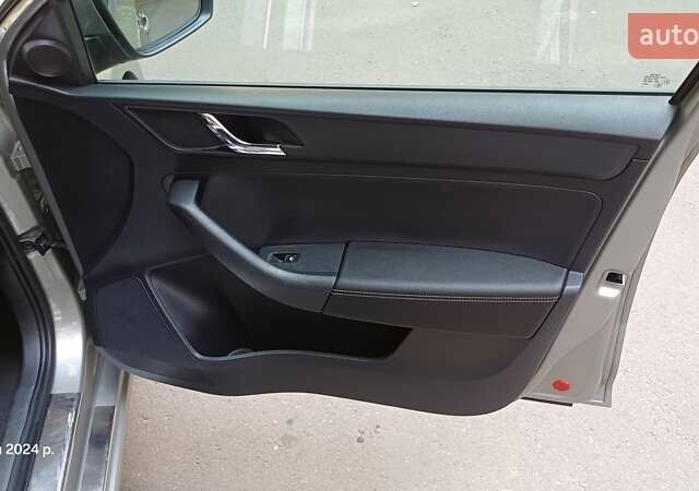 Шкода Рапід, об'ємом двигуна 1.2 л та пробігом 225 тис. км за 8400 $, фото 12 на Automoto.ua