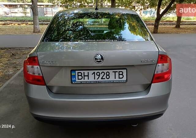 Шкода Рапід, об'ємом двигуна 1.2 л та пробігом 225 тис. км за 8400 $, фото 6 на Automoto.ua