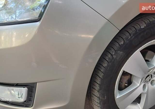 Шкода Рапід, об'ємом двигуна 1.2 л та пробігом 225 тис. км за 8400 $, фото 16 на Automoto.ua
