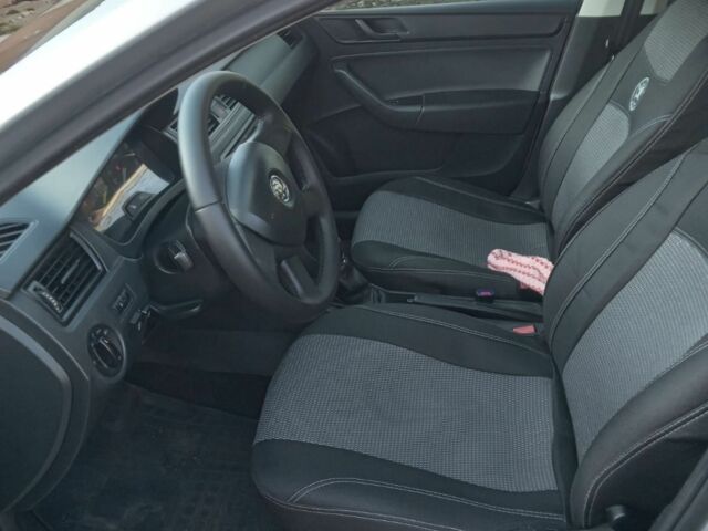 Серый Шкода Рапид, объемом двигателя 1.6 л и пробегом 84 тыс. км за 8600 $, фото 6 на Automoto.ua