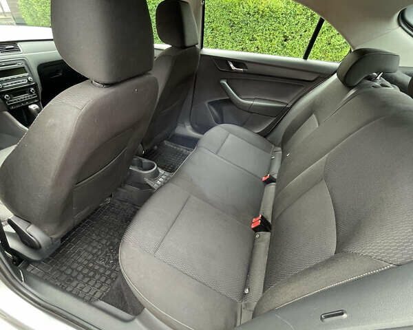 Серый Шкода Рапид, объемом двигателя 1.6 л и пробегом 316 тыс. км за 6800 $, фото 8 на Automoto.ua