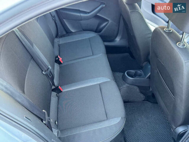 Серый Шкода Рапид, объемом двигателя 1.2 л и пробегом 68 тыс. км за 8300 $, фото 13 на Automoto.ua