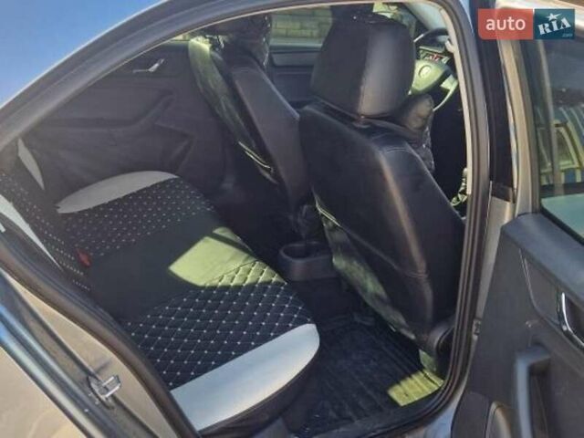 Серый Шкода Рапид, объемом двигателя 1.2 л и пробегом 236 тыс. км за 5226 $, фото 7 на Automoto.ua