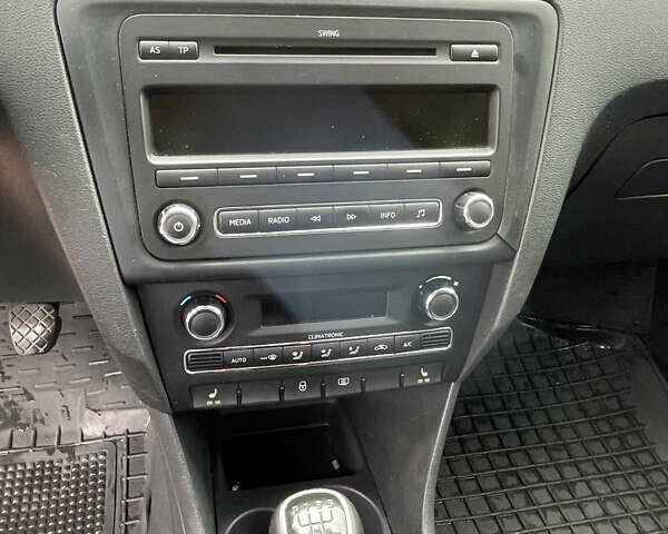 Серый Шкода Рапид, объемом двигателя 1.6 л и пробегом 316 тыс. км за 6800 $, фото 6 на Automoto.ua