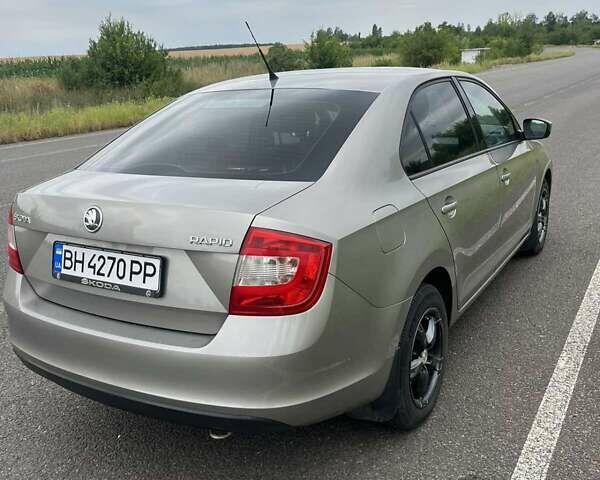 Сірий Шкода Рапід, об'ємом двигуна 1.2 л та пробігом 197 тис. км за 7200 $, фото 30 на Automoto.ua