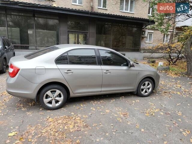 Серый Шкода Рапид, объемом двигателя 1.2 л и пробегом 70 тыс. км за 7500 $, фото 2 на Automoto.ua