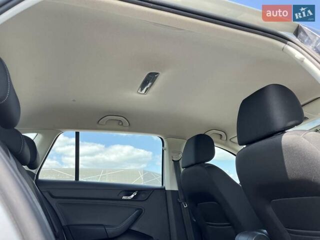 Сірий Шкода Рапід, об'ємом двигуна 1.2 л та пробігом 165 тис. км за 7800 $, фото 49 на Automoto.ua