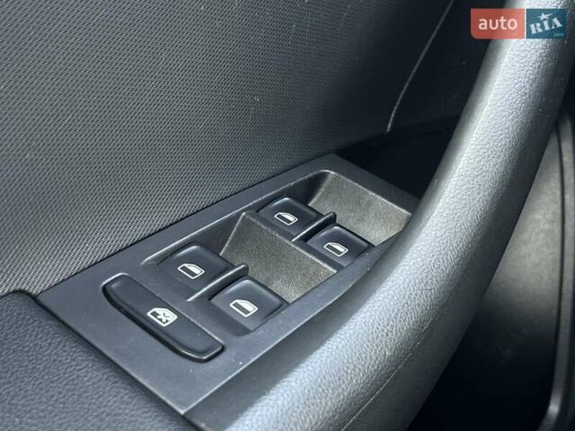 Сірий Шкода Рапід, об'ємом двигуна 1.2 л та пробігом 165 тис. км за 7800 $, фото 40 на Automoto.ua