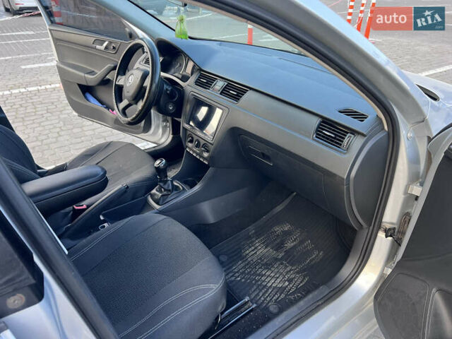 Серый Шкода Рапид, объемом двигателя 1.6 л и пробегом 305 тыс. км за 8000 $, фото 20 на Automoto.ua