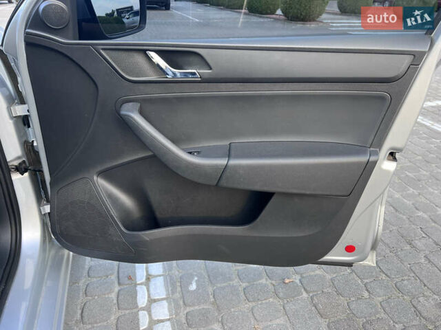 Серый Шкода Рапид, объемом двигателя 1.6 л и пробегом 305 тыс. км за 8000 $, фото 18 на Automoto.ua