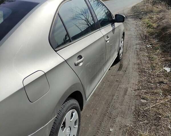 Сірий Шкода Рапід, об'ємом двигуна 1.2 л та пробігом 248 тис. км за 6300 $, фото 2 на Automoto.ua