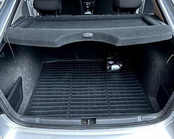 Серый Шкода Рапид, объемом двигателя 1.6 л и пробегом 241 тыс. км за 7600 $, фото 9 на Automoto.ua