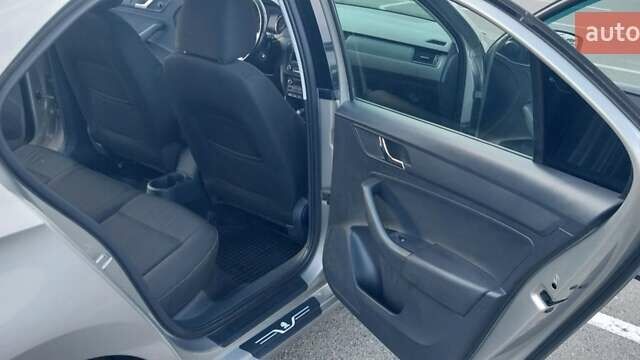 Сірий Шкода Рапід, об'ємом двигуна 1.2 л та пробігом 217 тис. км за 6200 $, фото 9 на Automoto.ua