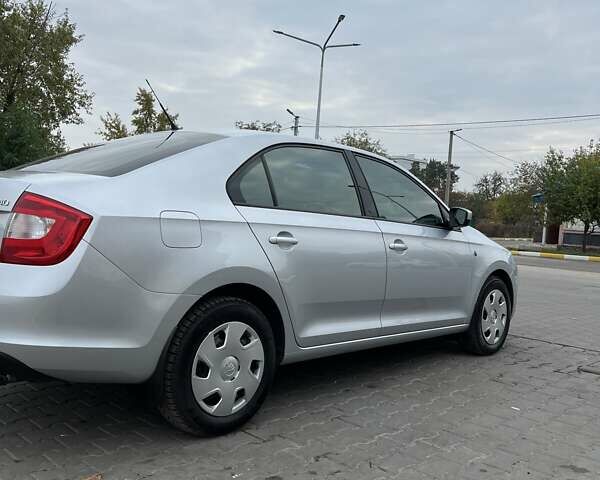 Серый Шкода Рапид, объемом двигателя 1.2 л и пробегом 127 тыс. км за 8500 $, фото 9 на Automoto.ua