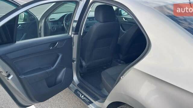 Сірий Шкода Рапід, об'ємом двигуна 1.2 л та пробігом 217 тис. км за 6200 $, фото 7 на Automoto.ua