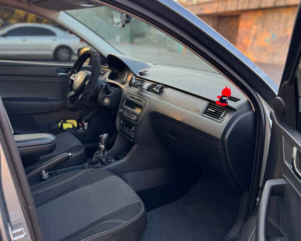 Сірий Шкода Рапід, об'ємом двигуна 1.6 л та пробігом 88 тис. км за 9500 $, фото 7 на Automoto.ua