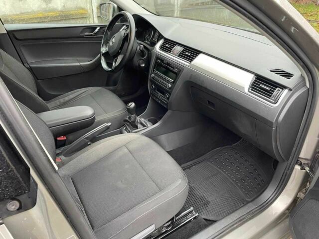 Серый Шкода Рапид, объемом двигателя 1.2 л и пробегом 183 тыс. км за 7300 $, фото 12 на Automoto.ua