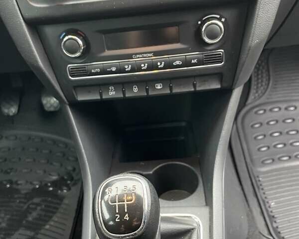 Серый Шкода Рапид, объемом двигателя 1.2 л и пробегом 183 тыс. км за 7300 $, фото 23 на Automoto.ua