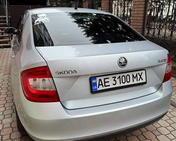 Серый Шкода Рапид, объемом двигателя 1.6 л и пробегом 241 тыс. км за 7600 $, фото 7 на Automoto.ua