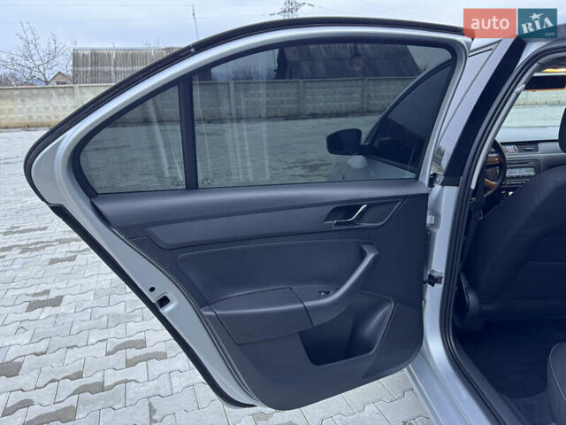 Серый Шкода Рапид, объемом двигателя 1.2 л и пробегом 235 тыс. км за 6999 $, фото 23 на Automoto.ua